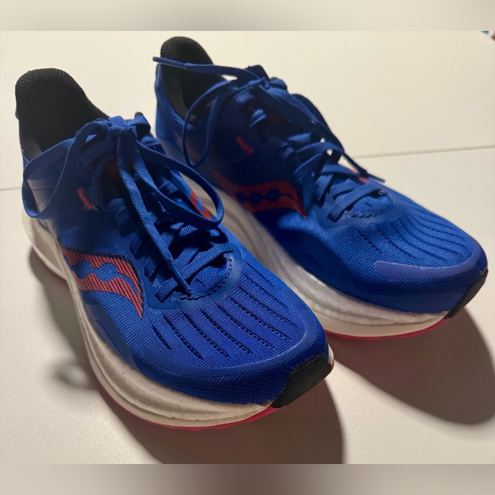 Women’s Saucony Tempus running shoes || size 9